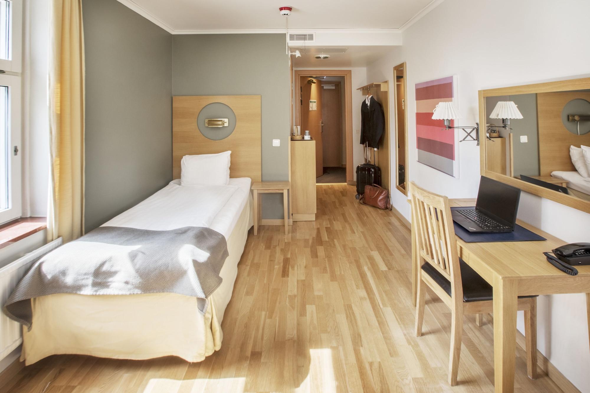 Elite Hotel, Hotell 4*