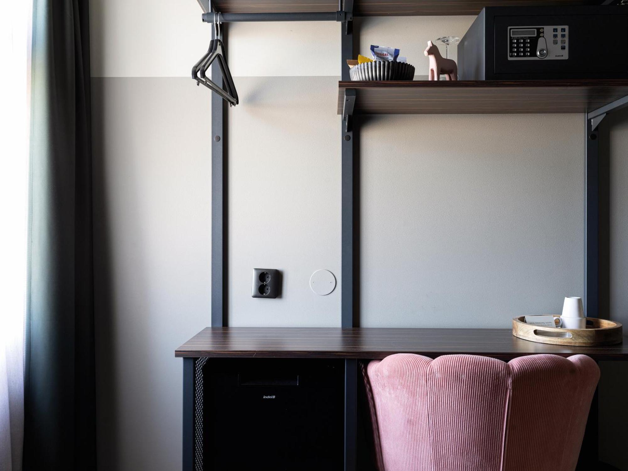 Elite Hotel, Hotell