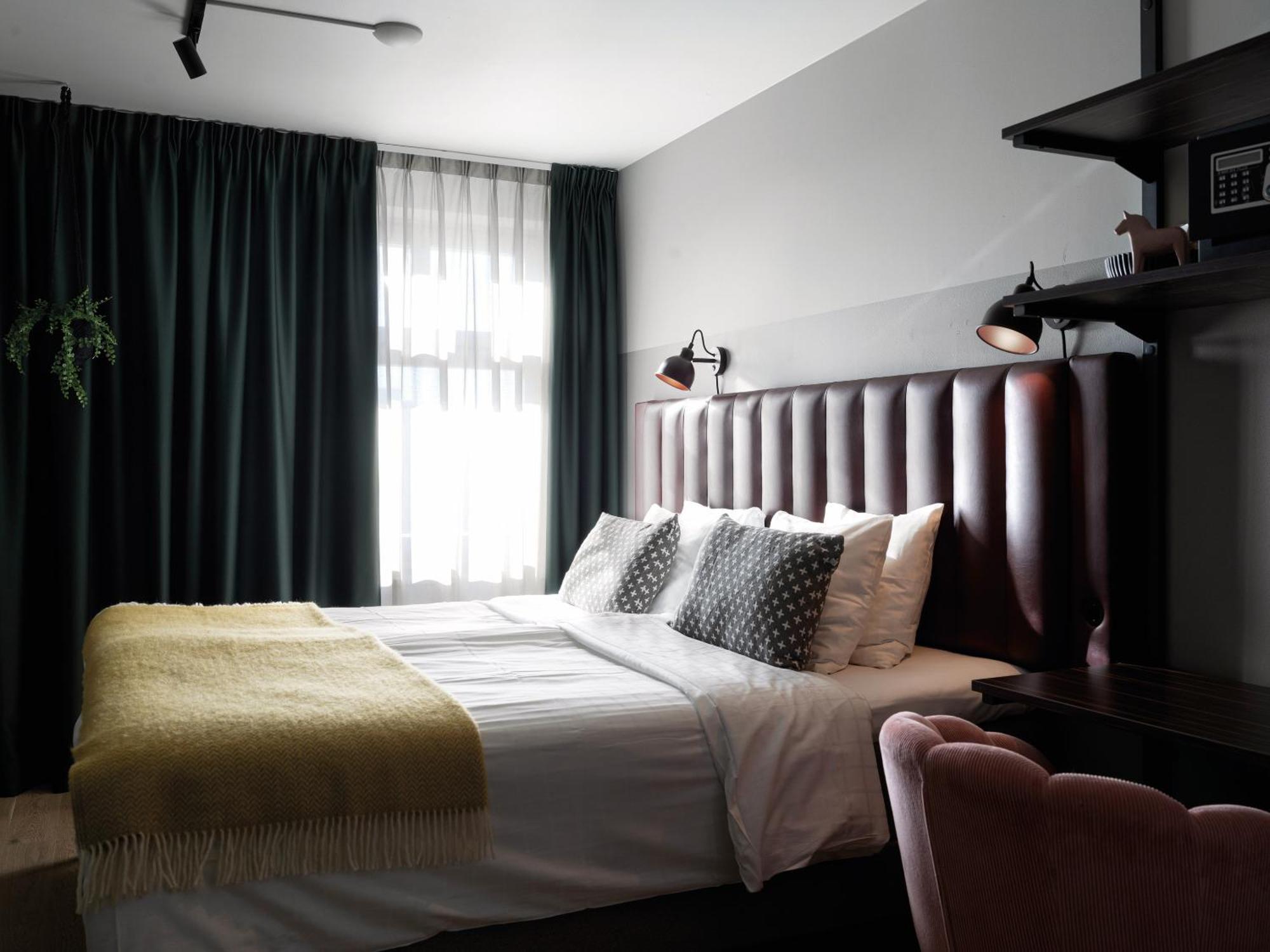 Elite Hotel, Hotell