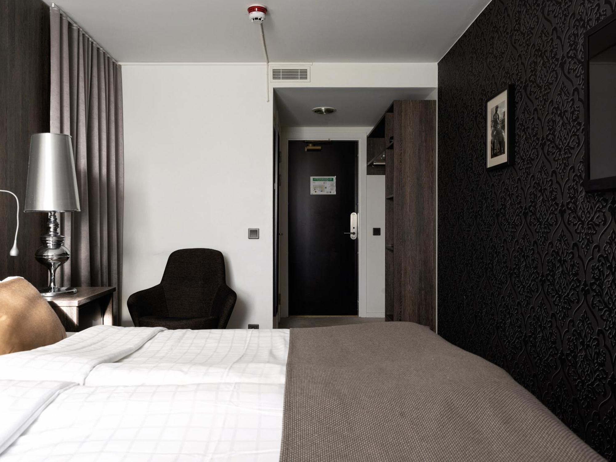 Elite Hotel, Hotell 4*