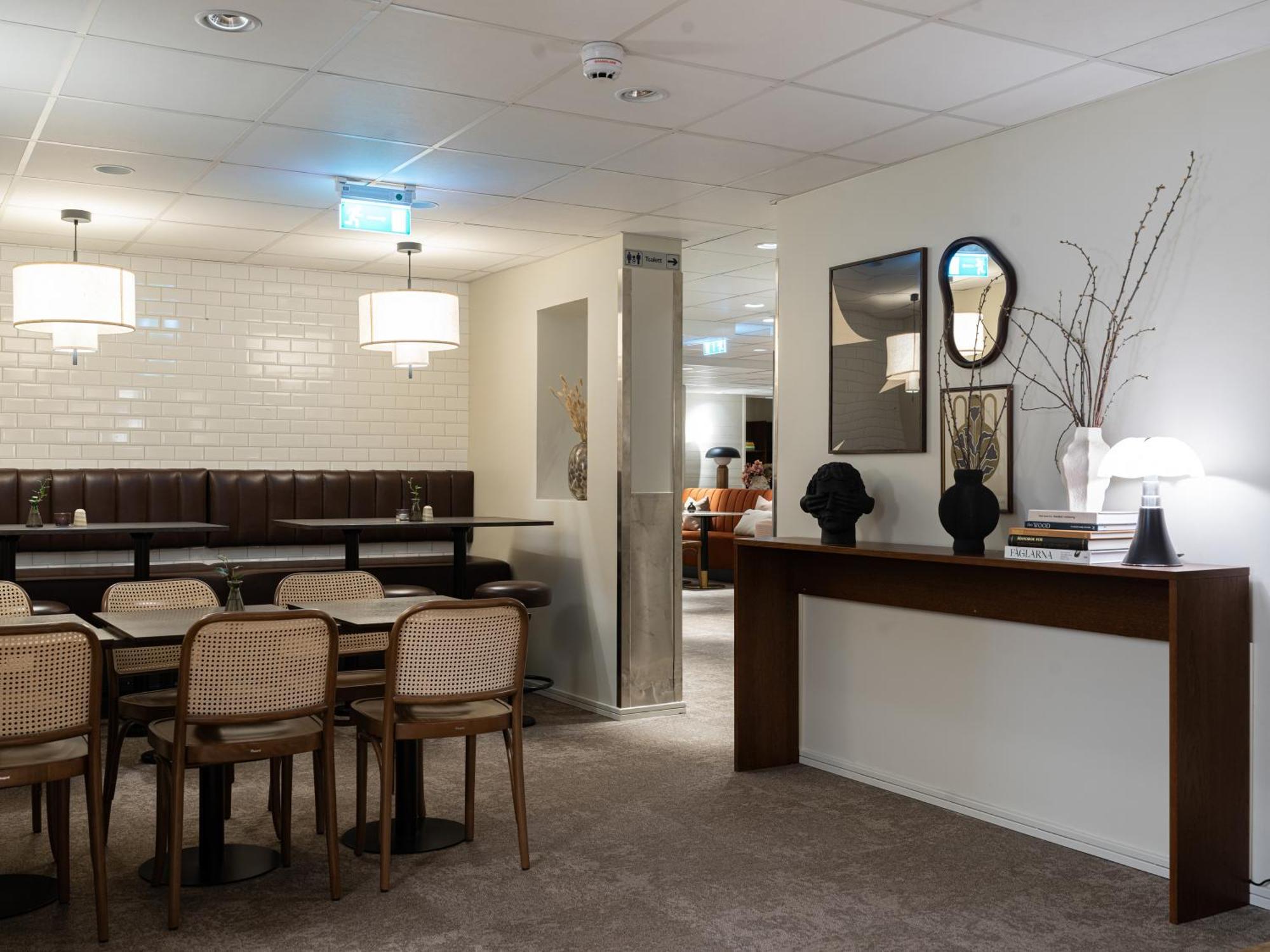 Elite Hotel,