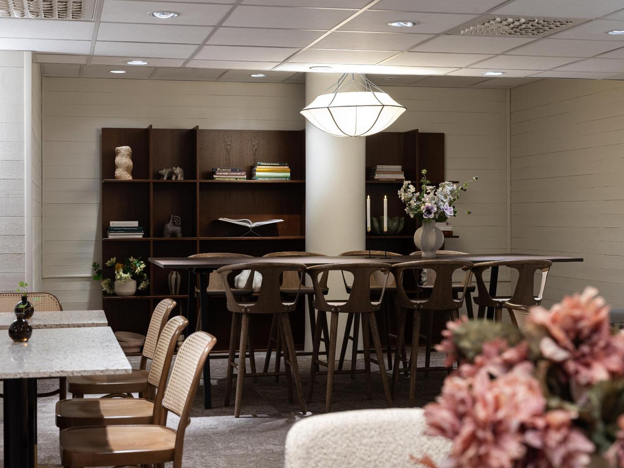 Elite Hotel, Hotell 4*